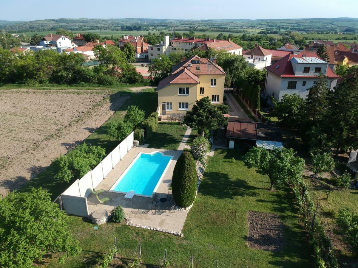 Pod Svatym Kopeckem Lägenhet Mikulov Exteriör bild